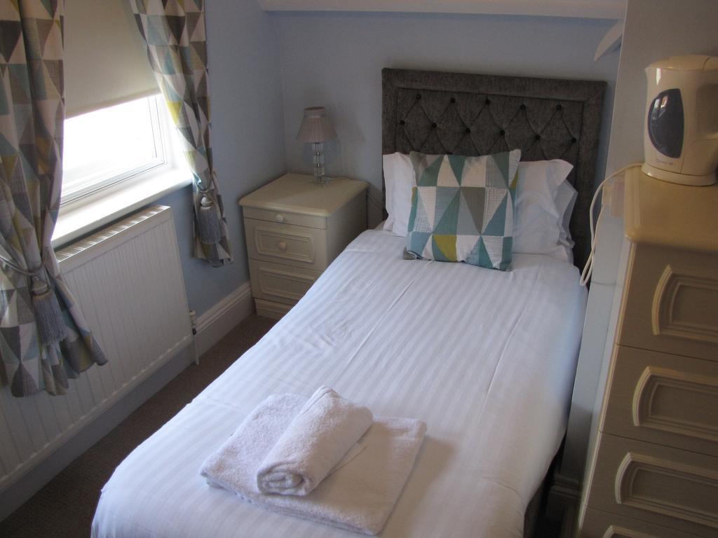Ashmira Guest House Weymouth Exteriör bild