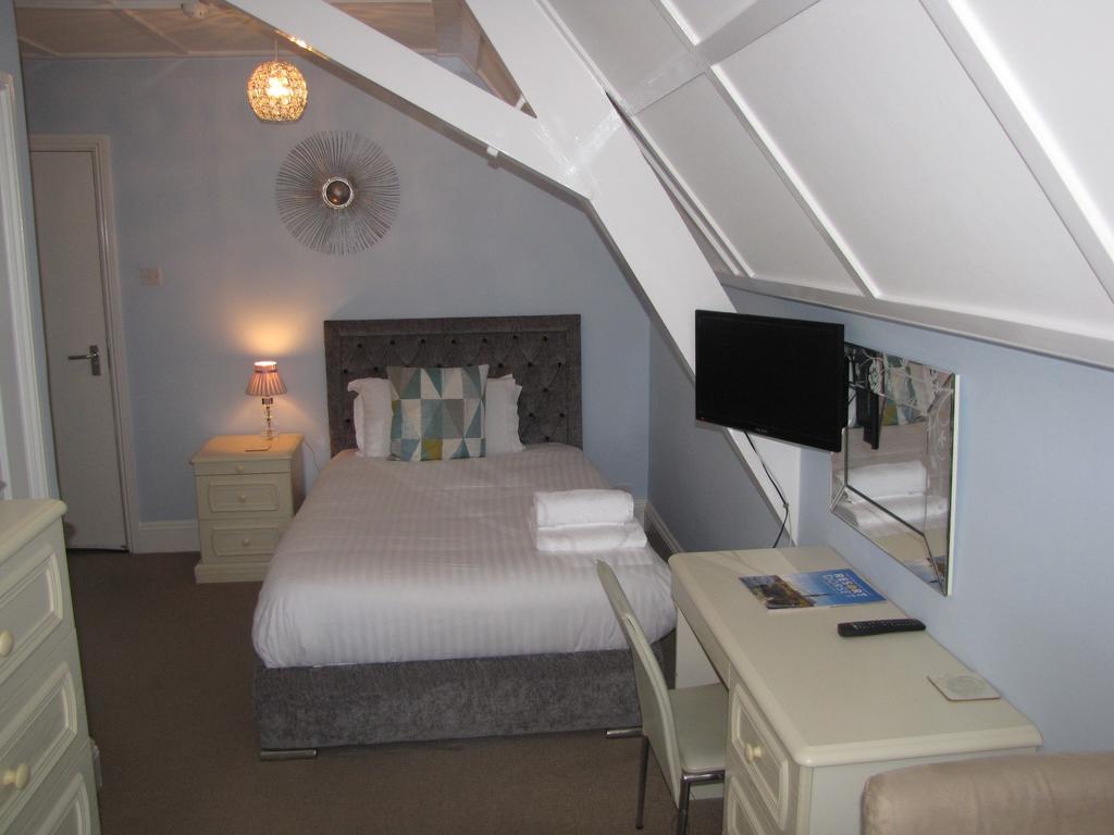 Ashmira Guest House Weymouth Exteriör bild